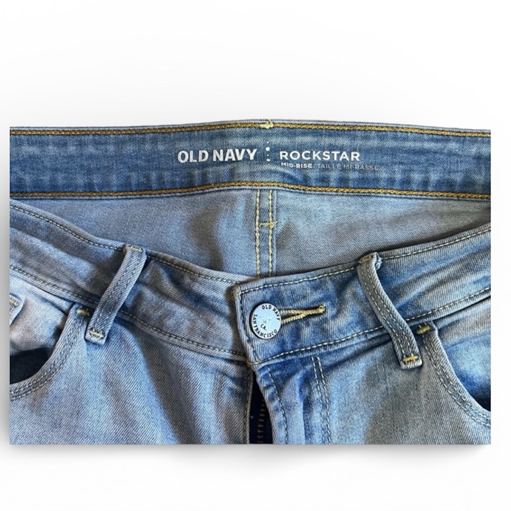 Old Navy Rockstar Mid-Rise Distressed Skinny Jeans – Women’s Size 6 Regular - Picture 3 of 4